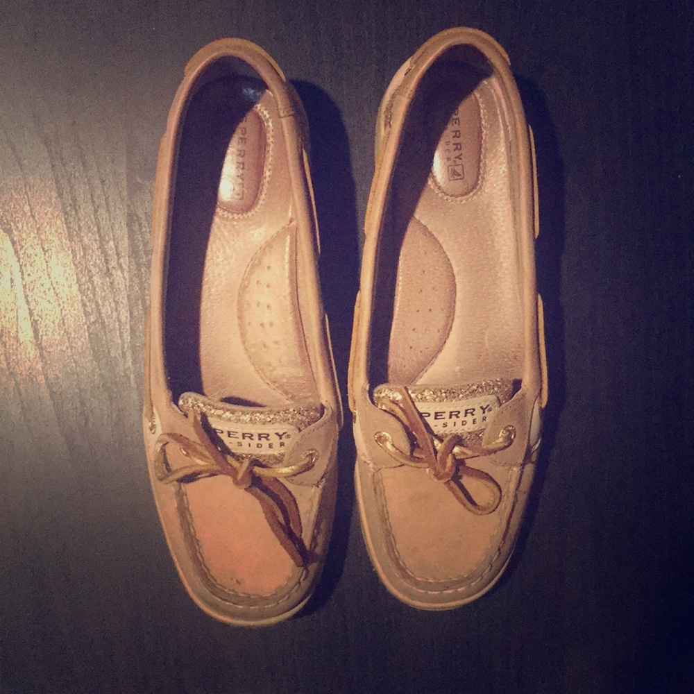 Sperry’s boat shoes tan and gold